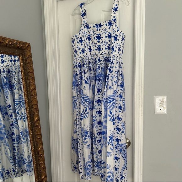 Painted Safari Vita Dress
TUCKERNUCK X LOULOU BAKER - Picture 10 of 11